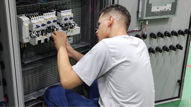 epp para cableado de panel de control por ingeniero